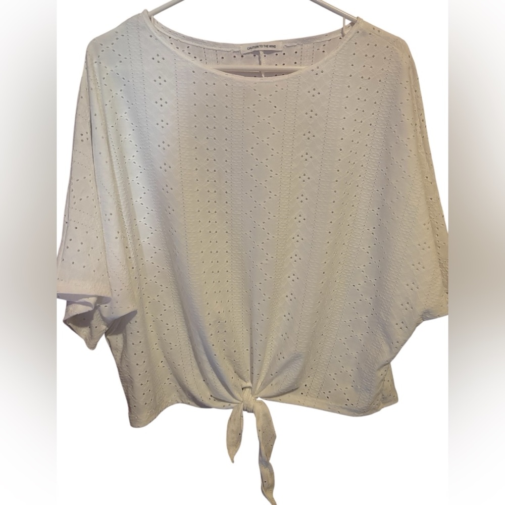 Caution to the Wins White Eyelet Tie-Front Blouse NWOT women’s Large